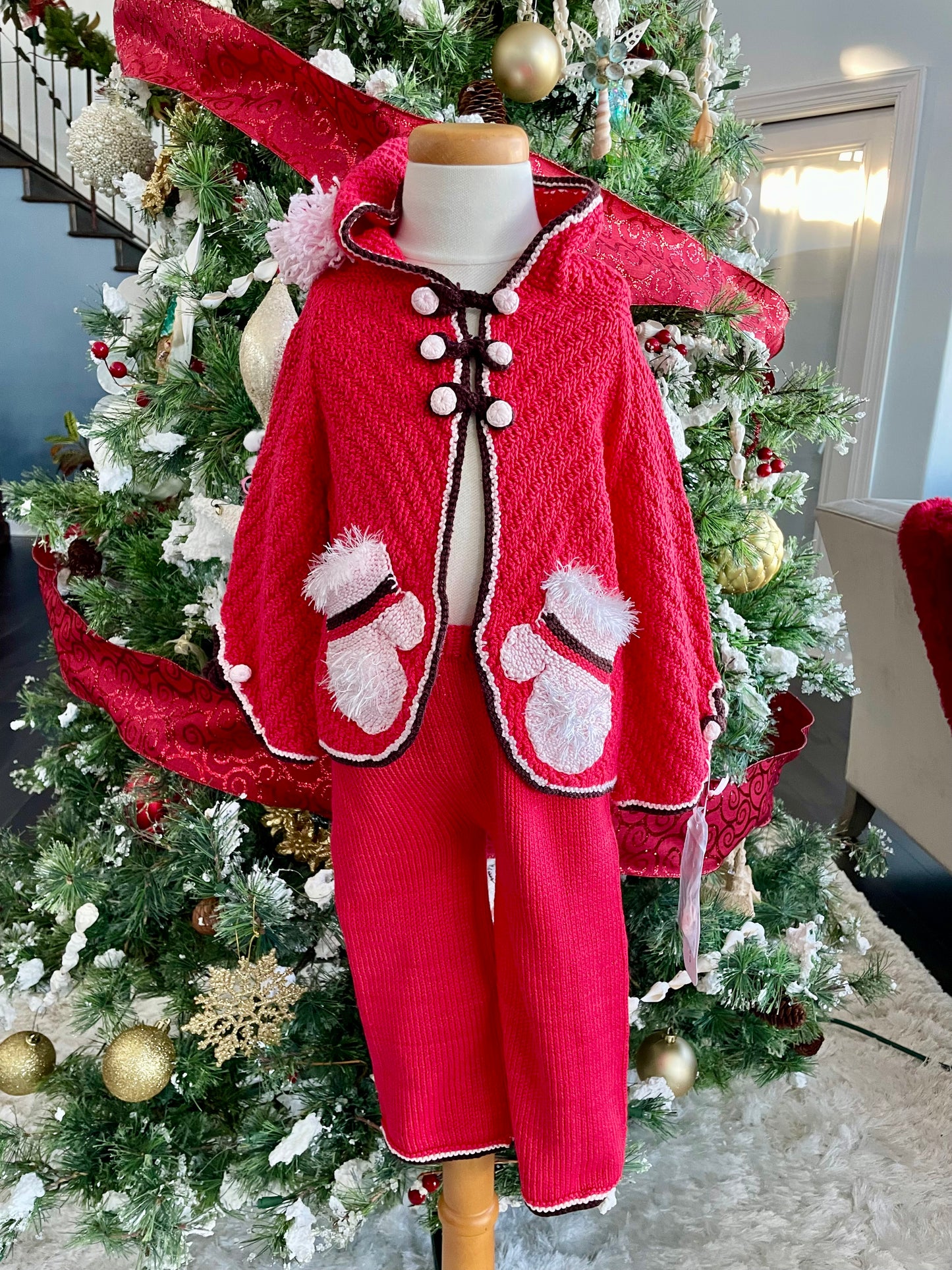 Mittens Outfit